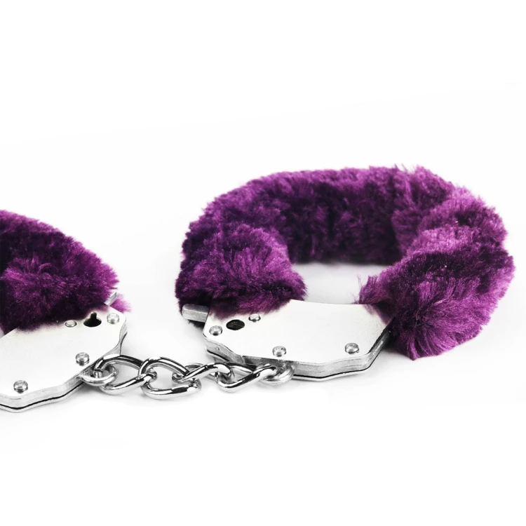 Fluffy Handcuffs  – Puszyste Kajdanki Erotyczne z Futerkiem | Z Kluczykami