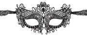 Embroidered Elegance – delikatna haftowana maska z koronkową wstążką