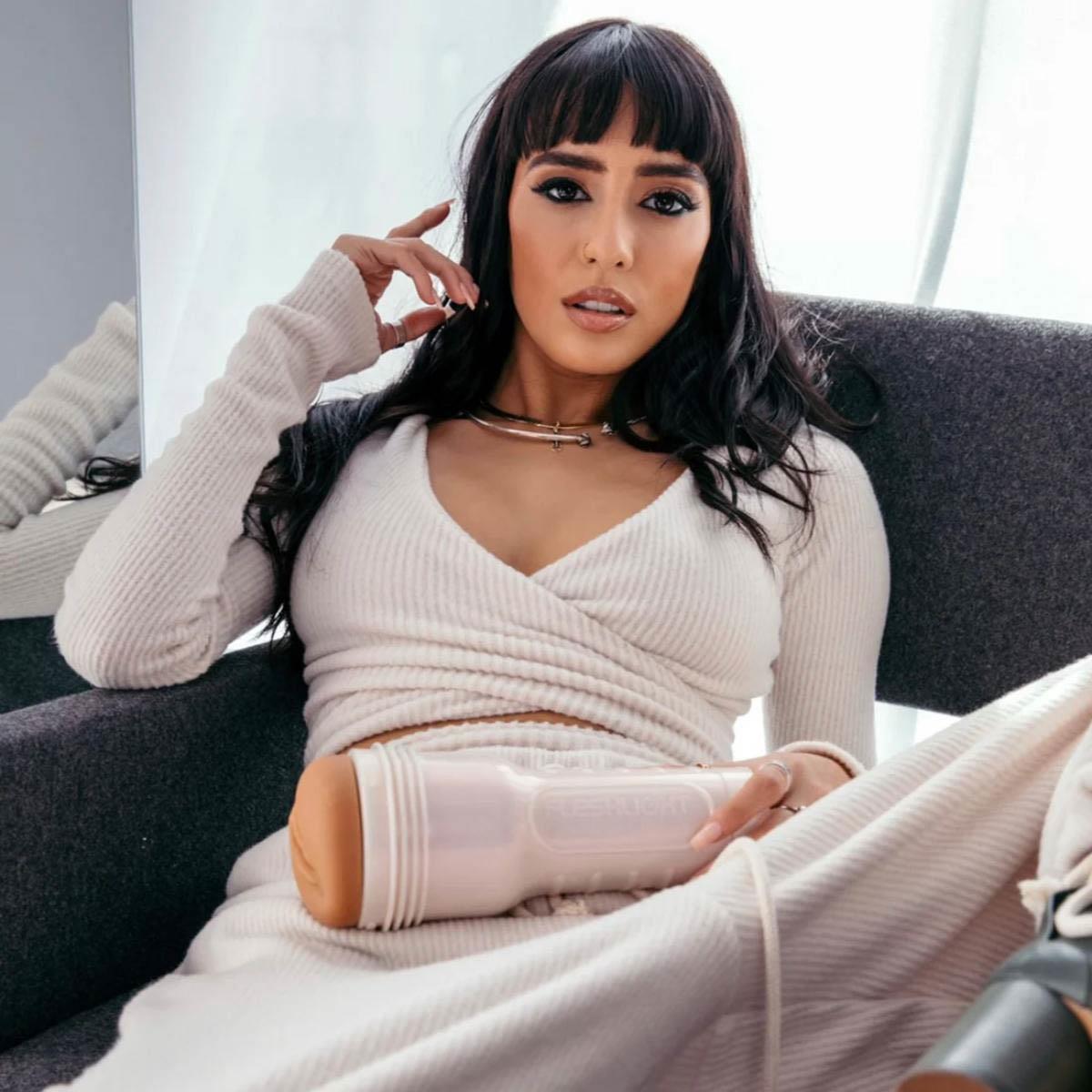 Fleshlight Girls Janice Griffith Eden realistyczny masturbator męski z żebrowaniem