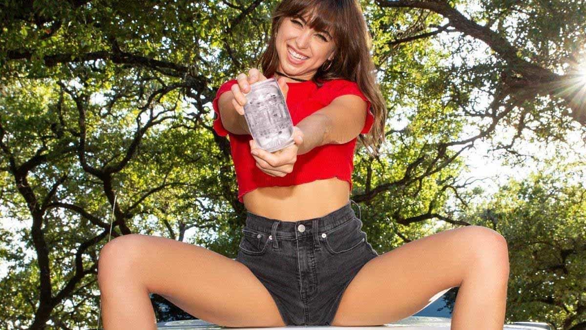 Fleshlight Quickshot Riley Reid Utopia przezroczysty masturbator męski 2w1